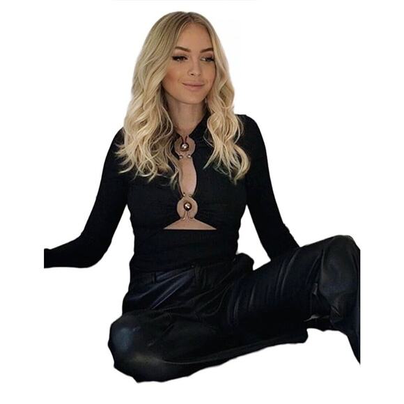 Sophie Anne Keyhole Black Bodysuit Gold Tone Hardware Long Sleeve Rib Knit 2 - Picture 3 of 14